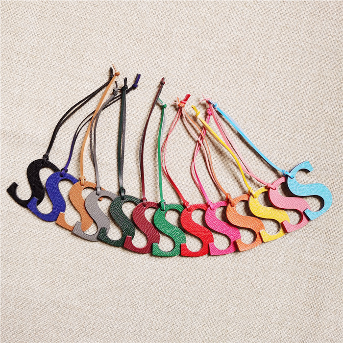 English Letter O P Q R S T Alp - Monogram Keychain Leather recensie en prijs