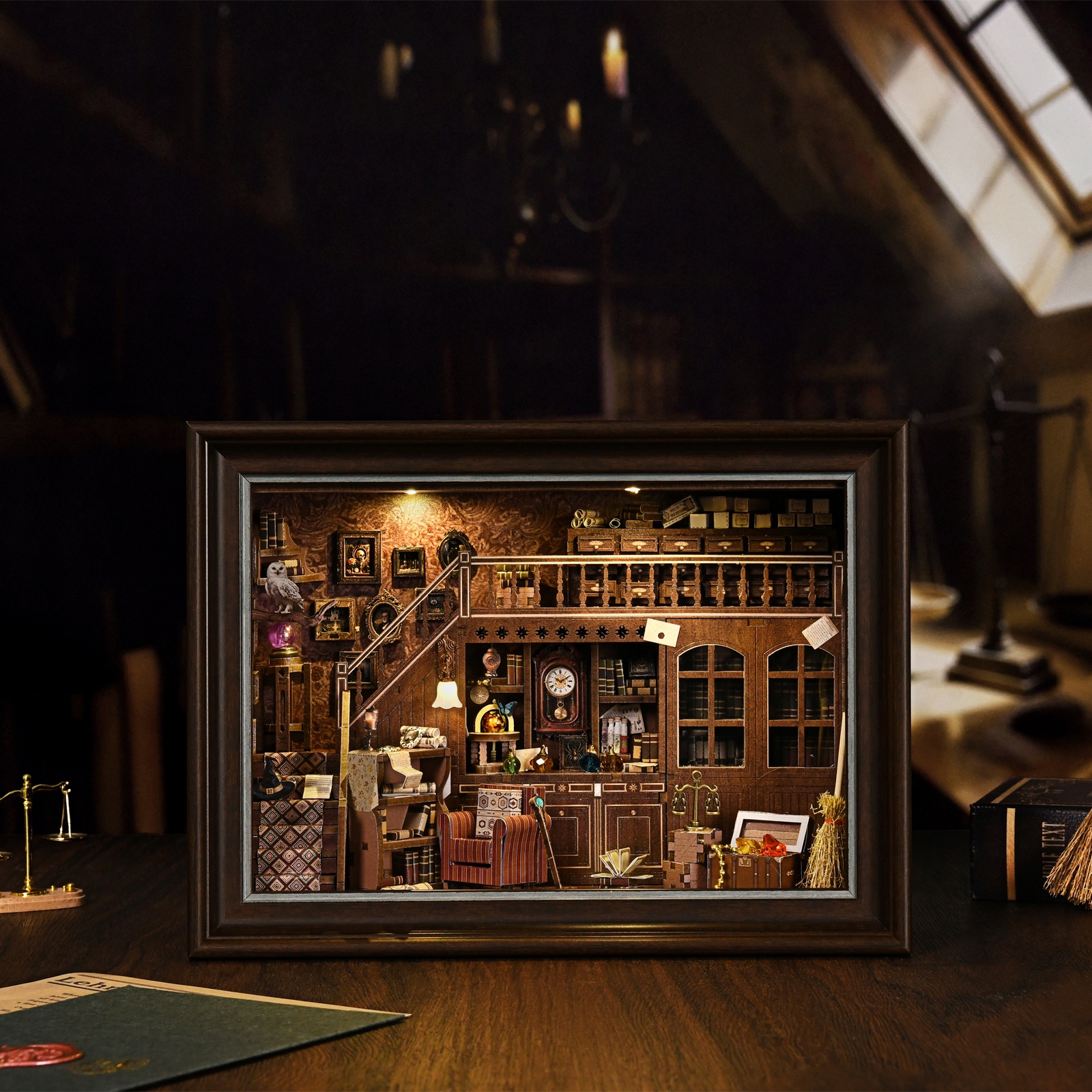 Book Nook Kit Secret Attic DIY - Engraved Wood Frame recensie en prijs