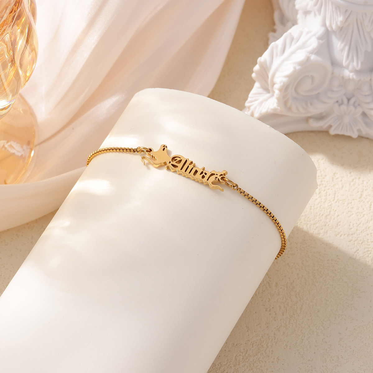 Custom Name Bracelet For Women - Personalized Name Box recensie en prijs