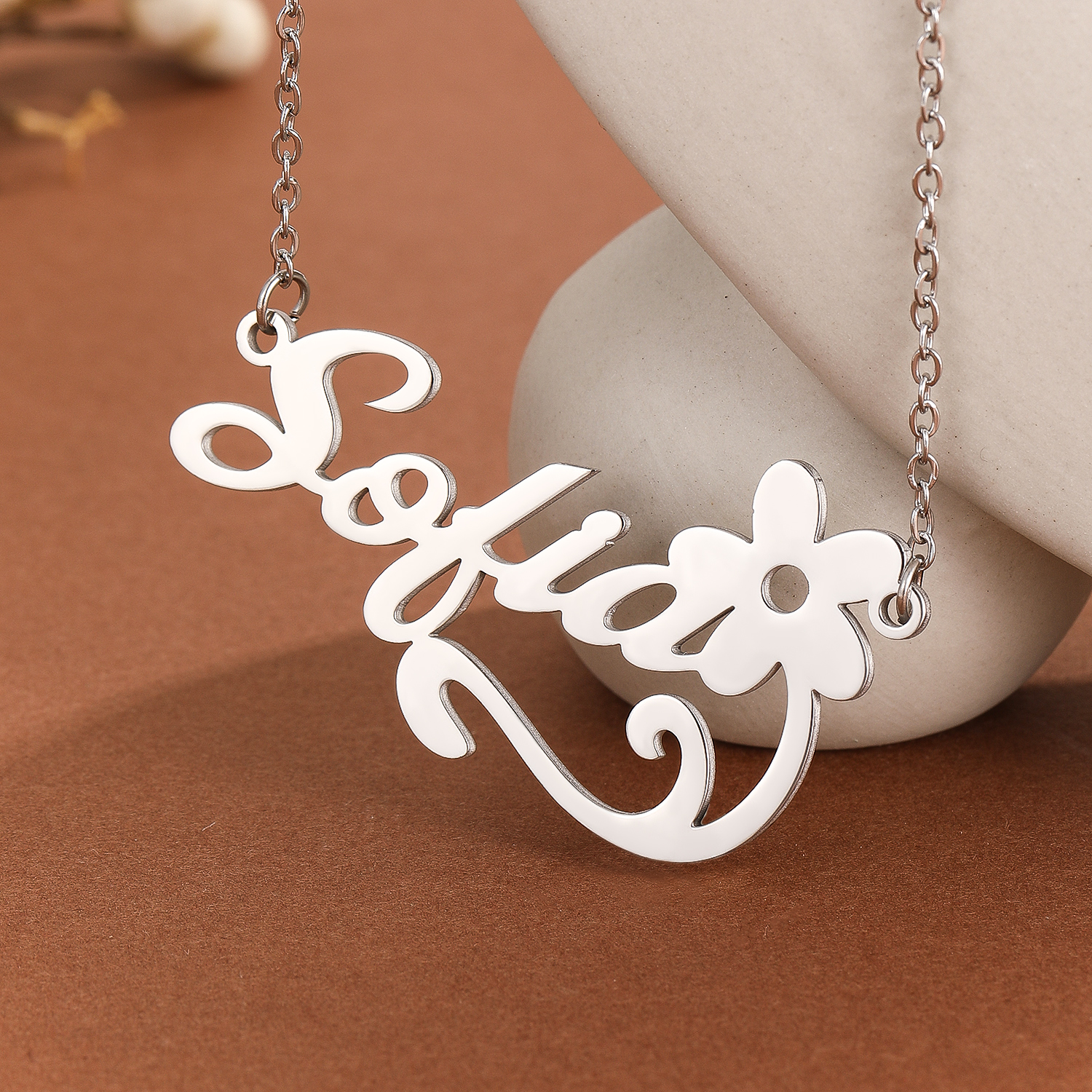 Stainless Steel Flower Letter  - Name Necklace Custom recensie en prijs