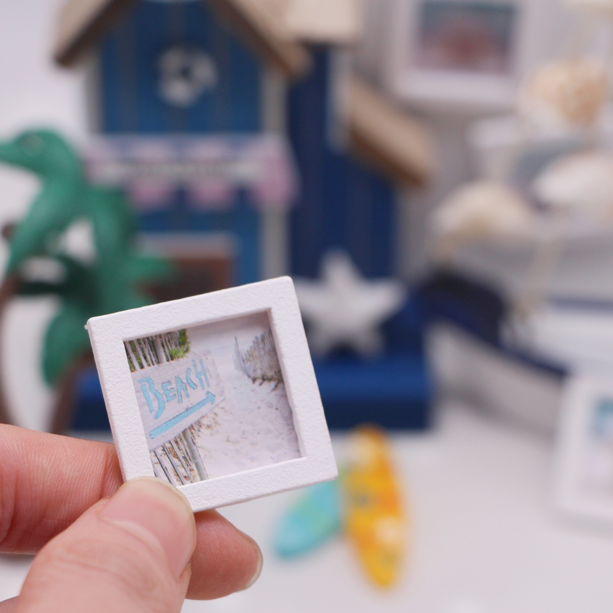 Dollhouse Miniature Wooden Oce - Engraved Wood Frame recensie en prijs
